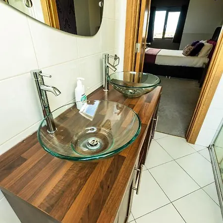 House By The Sea & Golf Course