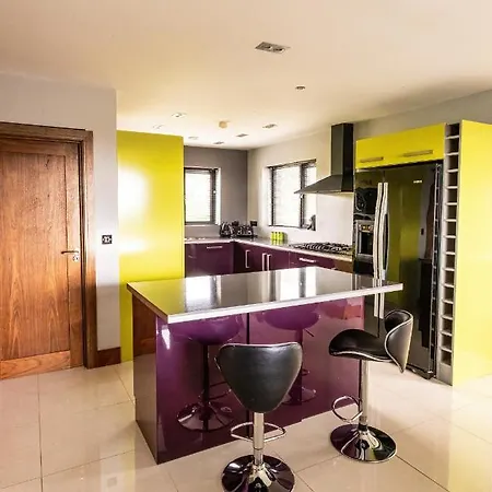 Сasa de vacaciones House By The Sea & Golf Course