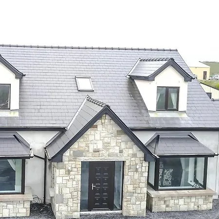 House By The Sea & Golf Course Holiday home